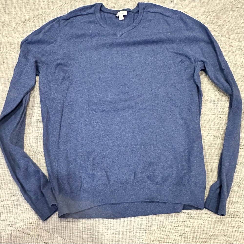 Men’s GAP Blue Cotton Cashmere V neck Sweater. size L (fits narrow)